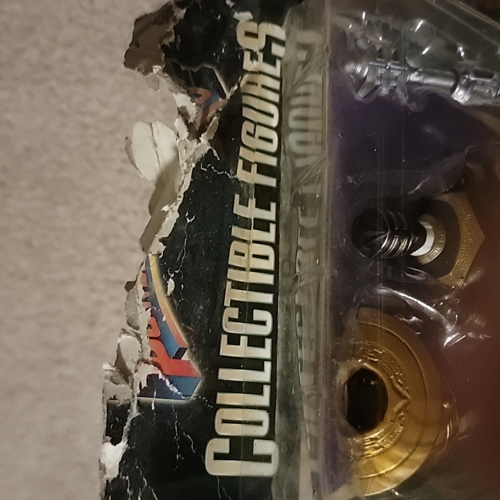 Power Rangers Super Legends Gold Ranger - Picture 4 of 5